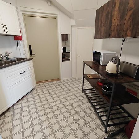 Kalle'S Unluxury Guest House Cl0Sed From 1St Of Feb 2025 Helsinki Exterior photo